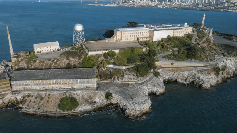 layout of alcatraz prison